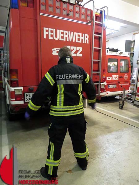 rckansichttechnischebekleidung.jpg